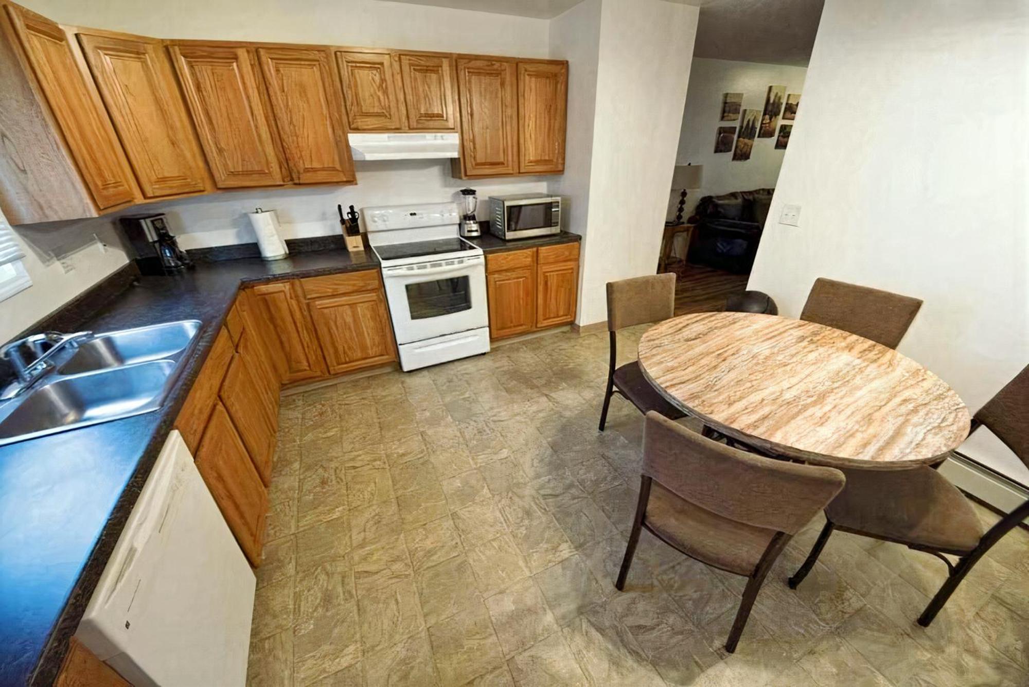 Stay Anchorage! Furnished Two Bedroom Apartments With High Speed Wifi Bilik gambar